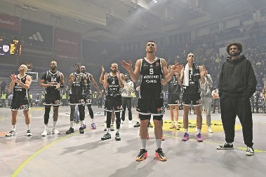 STOTKA ZA STOTKOM Najcrnji Partizan